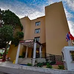 Juniper Hotel İçmeler